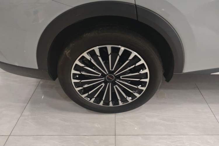 Used EXEED Stellar 2023 400T Four-Wheel Drive Premium Flying Fish Edition Right Rear Wheel Hub