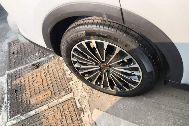 Used EXEED Stellar 2023 400T Four-Wheel Drive Luxury Edition Right Rear Wheel Hub