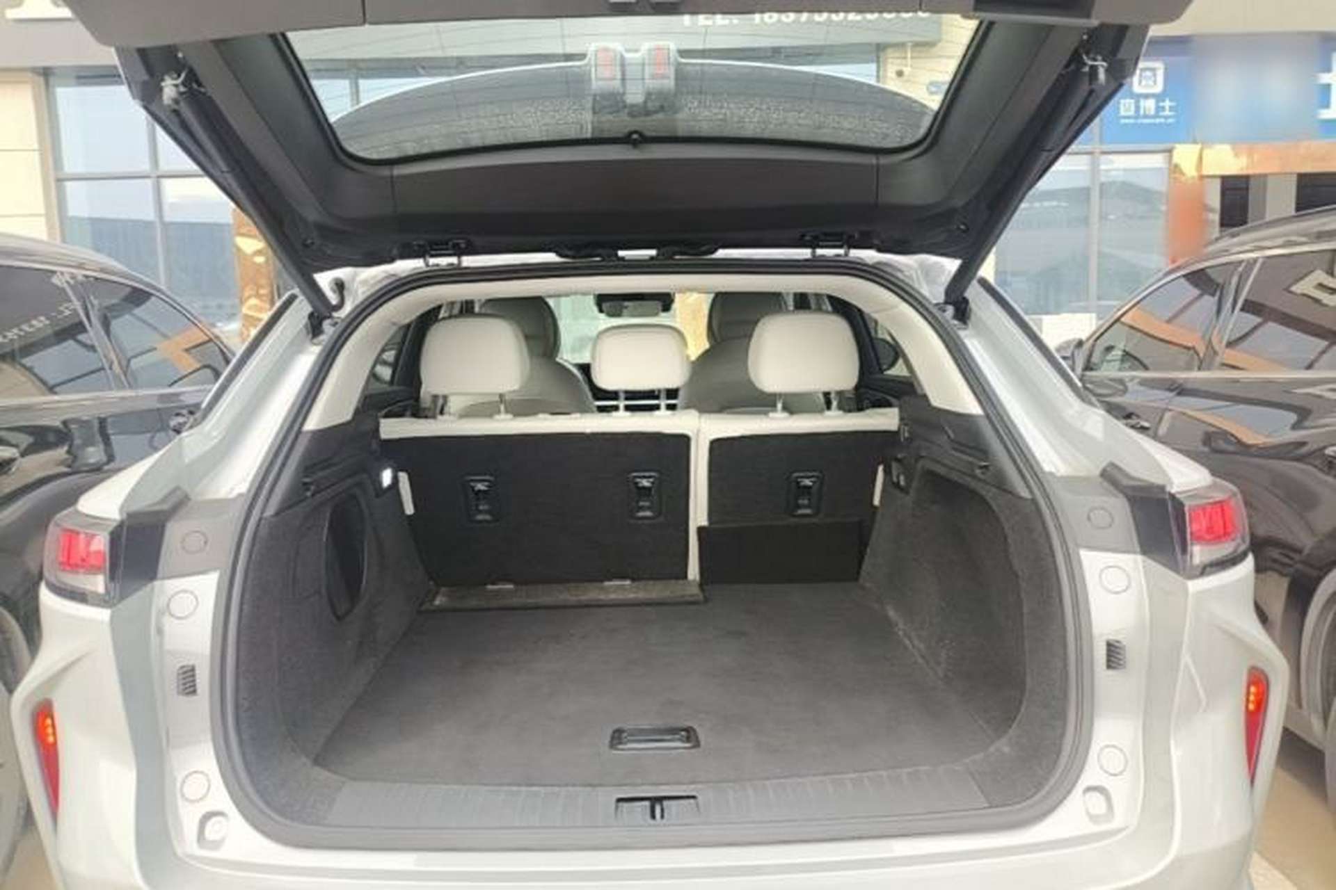 Used EXEED Stellar 2023 400T Four-Wheel Drive Luxury Edition Trunk
