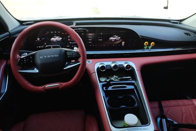 Used EXEED Stellar 2023 400T Four-Wheel Drive Premium Flying Fish Edition Center Console