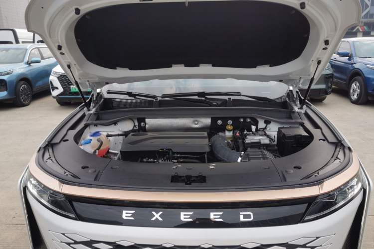 Used EXEED Stellar 2023 400T Two-Wheel Drive Comfort Flyfish Edition Engine Bay
