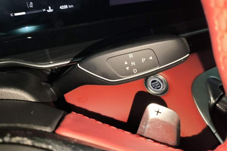 Used EXEED Stellar 2023 400T Two-Wheel Drive Comfort Flyfish Edition Gear Lever
