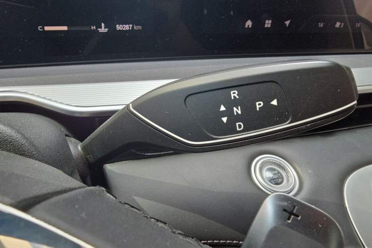 Used EXEED Stellar 2023 400T Two-Wheel Drive Comfort Edition Gear Lever