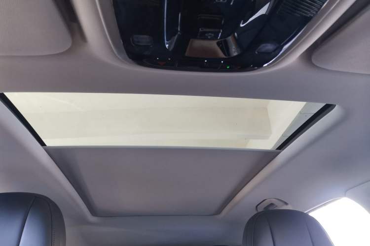 Used EXEED Stellar 2023 400T Two-Wheel Drive Comfort Edition Headliner