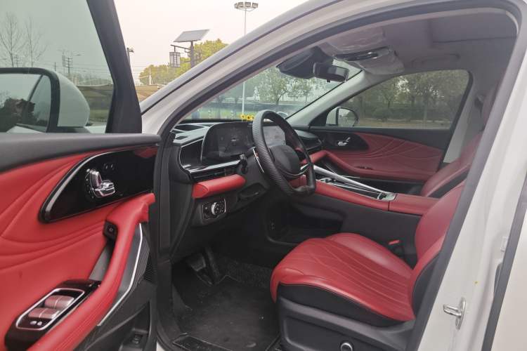 Used EXEED Stellar 2023 400T Two-Wheel Drive Comfort Flyfish Edition Interior 2