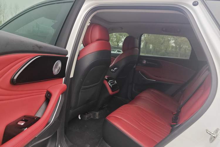 Used EXEED Stellar 2023 400T Two-Wheel Drive Comfort Flyfish Edition Interior 3