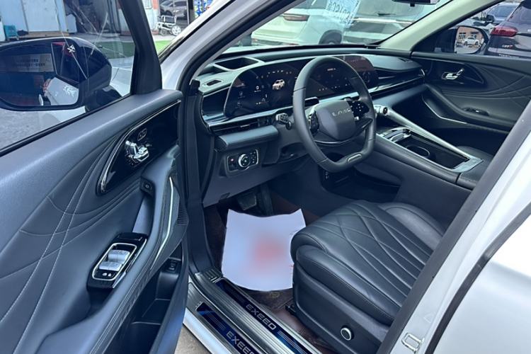 Used EXEED Stellar 2023 400T Two-Wheel Drive Comfort Flyfish Edition Interior 4