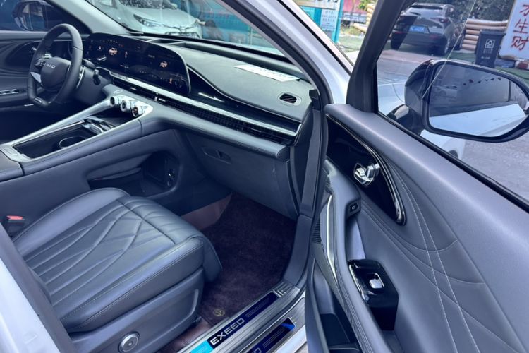 Used EXEED Stellar 2023 400T Two-Wheel Drive Comfort Flyfish Edition Interior 6