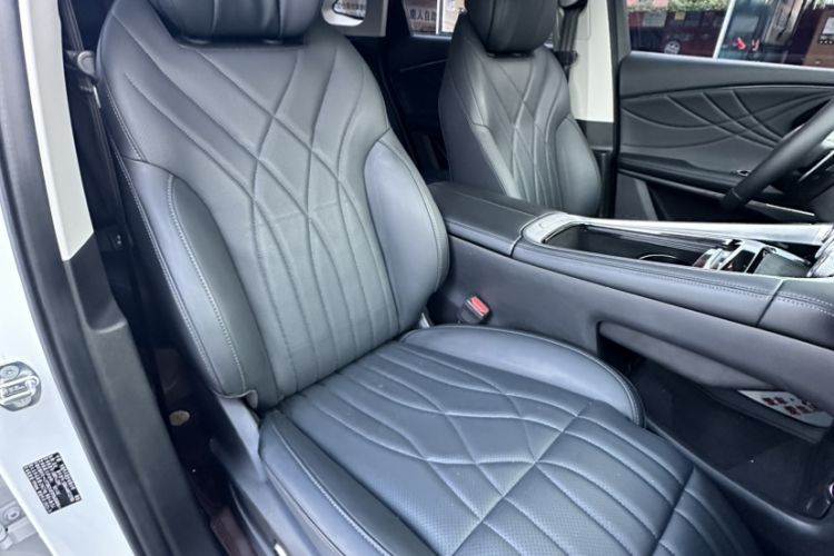Used EXEED Stellar 2023 400T Two-Wheel Drive Comfort Flyfish Edition Interior 7