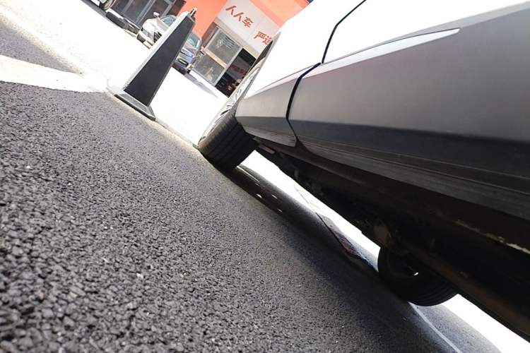 Used EXEED Stellar 2023 400T Four-Wheel Drive Premium Flying Fish Edition Left Side Sill