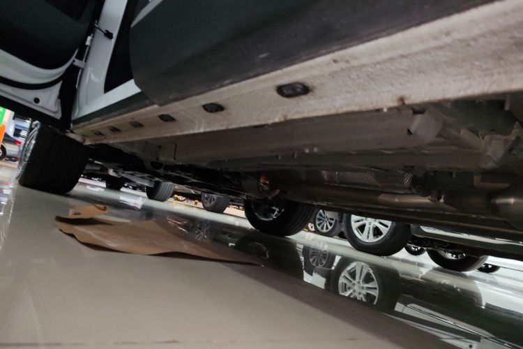 Used EXEED Stellar 2023 400T Two-Wheel Drive Comfort Flyfish Edition Left Side Sill