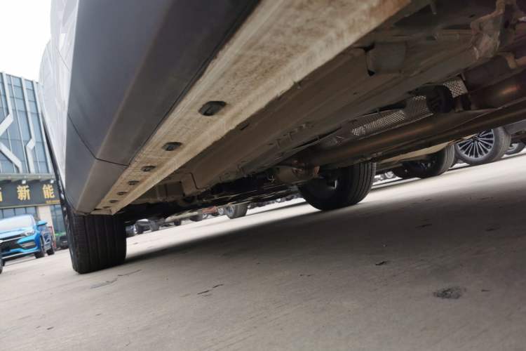 Used EXEED Stellar 2023 400T Two-Wheel Drive Comfort Flyfish Edition Left Side Sill