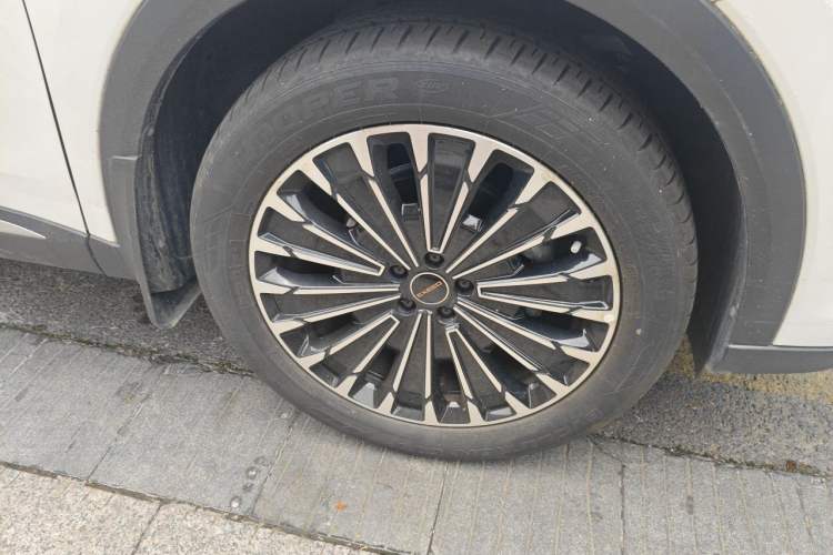 Used EXEED Stellar 2023 400T Four-Wheel Drive Premium Flying Fish Edition Right Front Wheel Hub