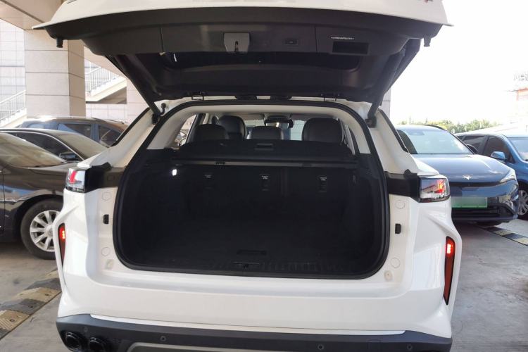Used EXEED Stellar 2023 400T Two-Wheel Drive Comfort Edition Trunk