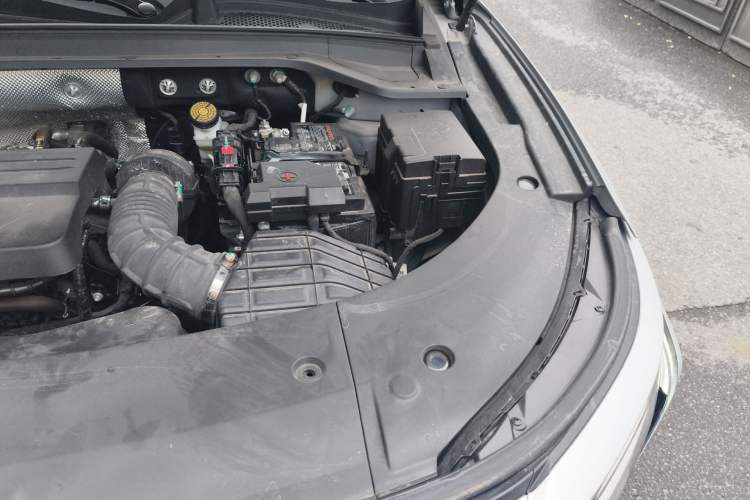 Used EXEED Stellar 2024 400T Two-Wheel-Drive Elite Edition Engine Bay Left