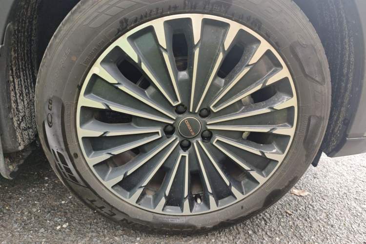 Used EXEED Stellar 2024 400T Four-Wheel Drive Elite Edition Right Front Wheel Hub