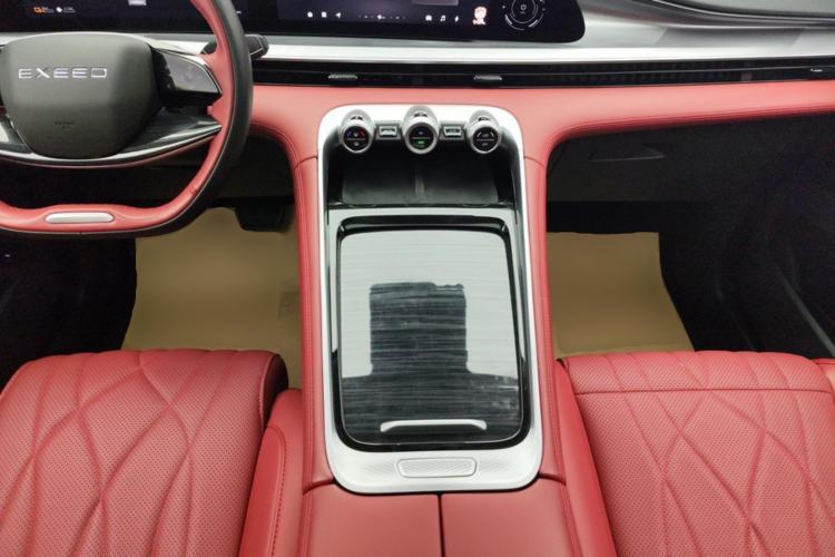 Used EXEED Stellar C-DM 2024 1.5T Long-Range Pro Center Console