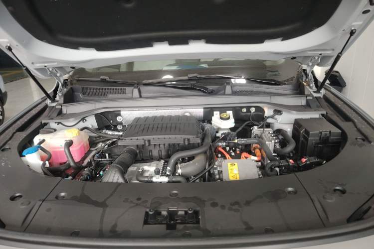 Used EXEED Stellar C-DM 2024 1.5T Long-Range Pro Engine Bay