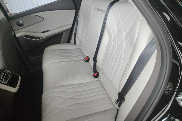 Used EXEED Stellar C-DM 2024 1.5T Long-Range Pro Interior 1