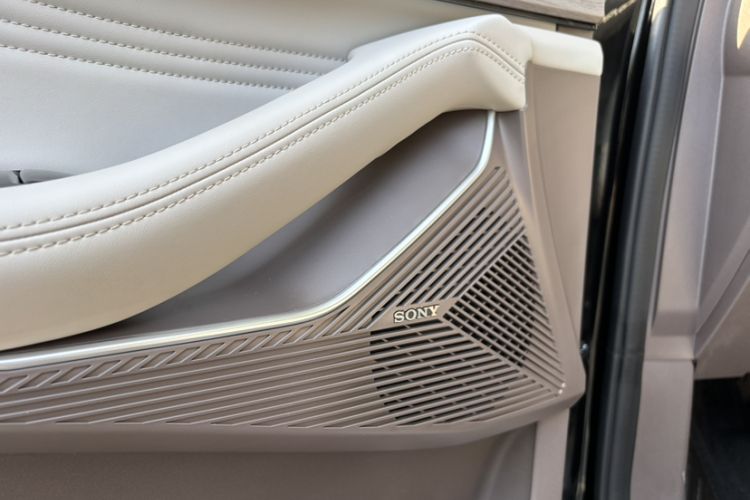 Used EXEED Stellar C-DM 2024 1.5T Long-Range Pro Interior 1