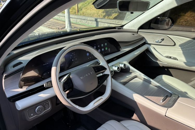 Used EXEED Stellar C-DM 2024 1.5T Long-Range Pro Interior 12