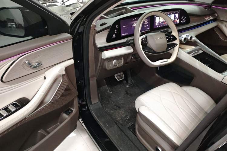 Used EXEED Stellar C-DM 2024 1.5T Ultra-Long Range Max Interior 3