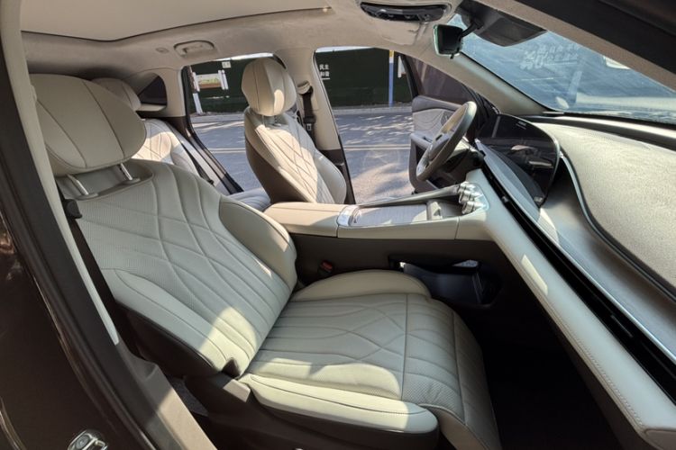 Used EXEED Stellar C-DM 2024 1.5T Long-Range Pro Interior 5