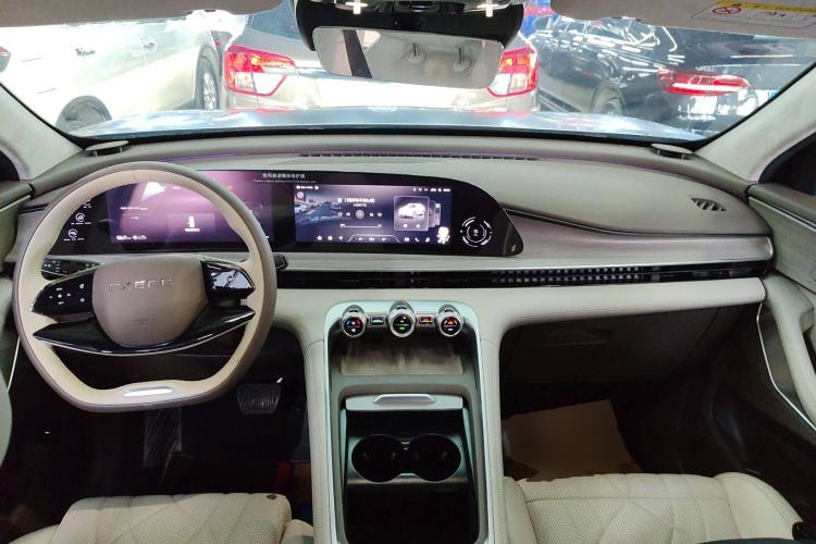 Used EXEED Stellar C-DM 2024 1.5T Long-Range Pro Center Console