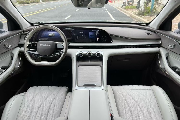 Used EXEED Stellar C-DM 2024 1.5T Long-Range Pro Center Console