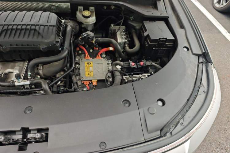 Used EXEED Stellar C-DM 2024 1.5T Extended-Range Pro Engine Bay Left