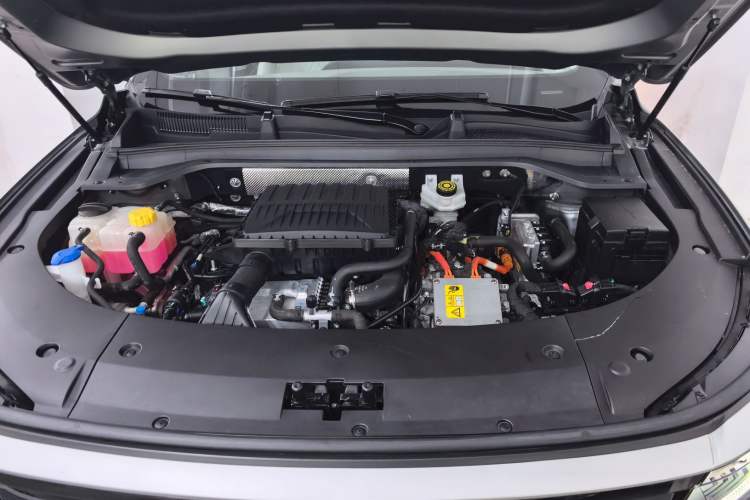 Used EXEED Stellar C-DM 2024 1.5T Extended-Range Pro Engine Bay