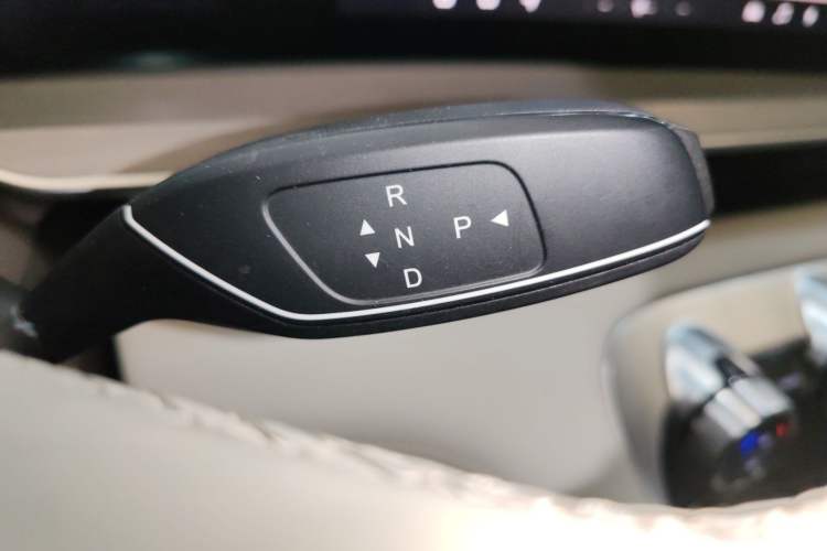 Used EXEED Stellar C-DM 2024 1.5T Long-Range Pro Gear Lever