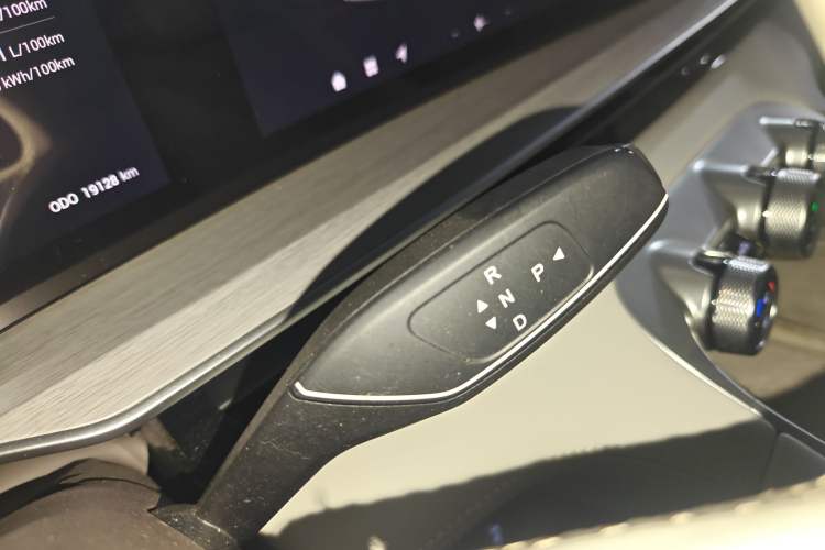Used EXEED Stellar C-DM 2024 1.5T Long-Range Pro Gear Lever
