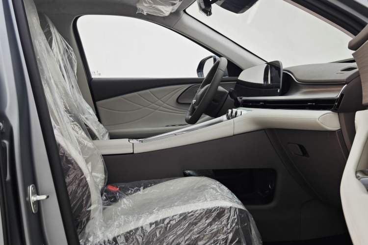 Used EXEED Stellar C-DM 2024 1.5T Long-Range Pro Interior 2