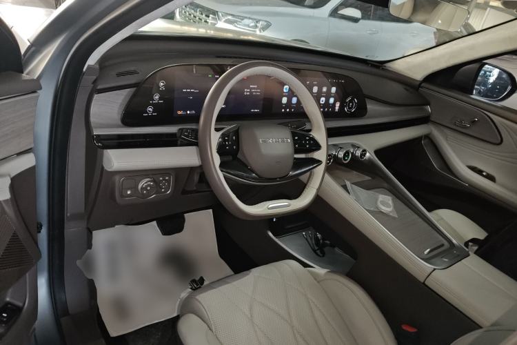 Used EXEED Stellar C-DM 2024 1.5T Long-Range Pro Interior 2
