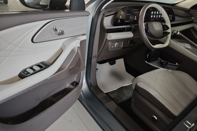 Used EXEED Stellar C-DM 2024 1.5T Long-Range Pro Interior 3