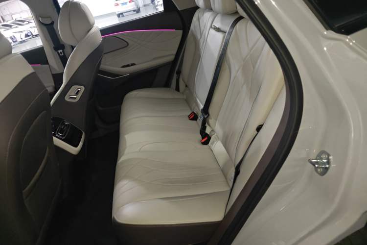 Used EXEED Stellar C-DM 2024 1.5T Long-Range Pro Interior 4