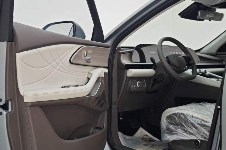 Used EXEED Stellar C-DM 2024 1.5T Long-Range Pro Interior 9