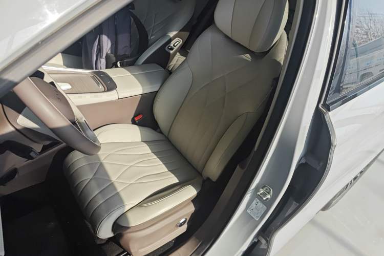 Used EXEED Stellar C-DM 2024 1.5T Long-Range Pro Left Front Seat