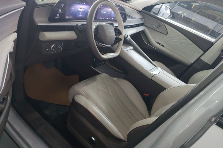 Used EXEED Stellar C-DM 2024 1.5T Long-Range Pro Left Front Seat
