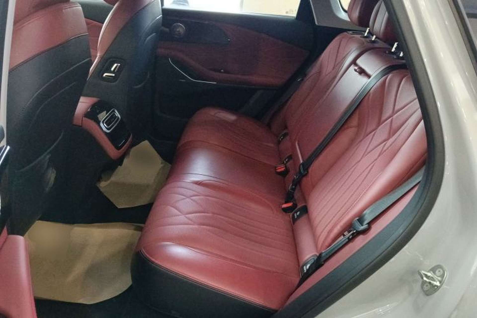 Used EXEED Stellar C-DM 2024 1.5T Long-Range Pro Left Rear Seat