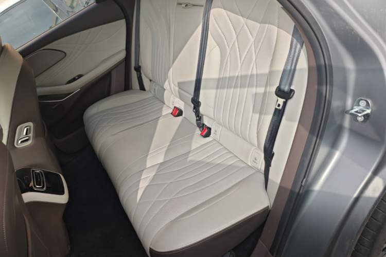 Used EXEED Stellar C-DM 2024 1.5T Long-Range Pro Left Rear Seat