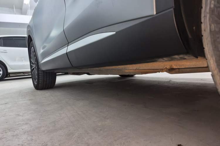 Used EXEED Stellar C-DM 2024 1.5T Extended-Range Pro Left Side Sill