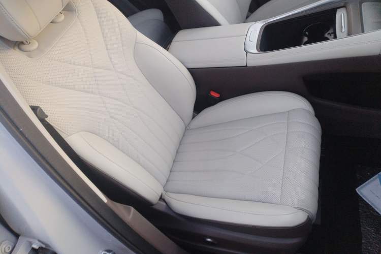 Used EXEED Stellar C-DM 2024 1.5T Long-Range Pro Right Front Seat