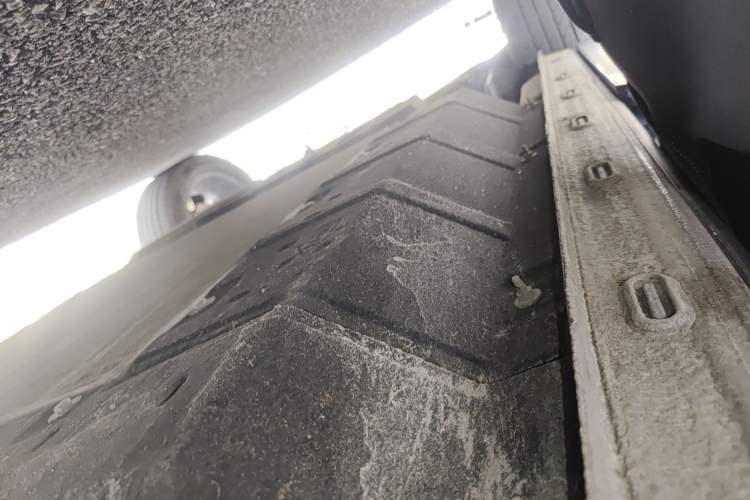 Used EXEED Stellar C-DM 2024 1.5T Long-Range Pro Right Side Sill
