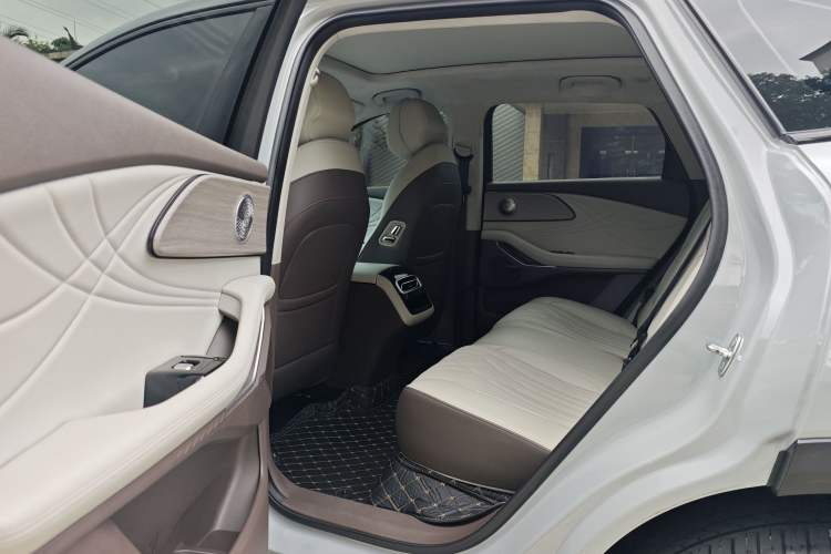 Used EXEED Stellar C-DM 2024 1.5T Long-Range Pro Interior 3