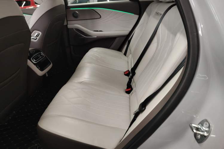Used EXEED Stellar C-DM 2024 1.5T Long-Range Pro Left Rear Seat