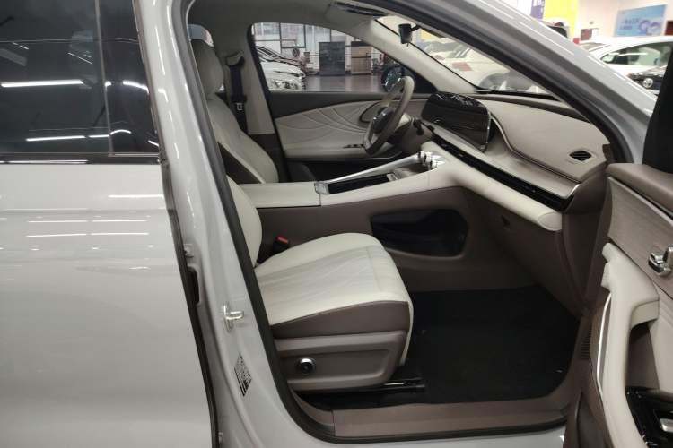 Used EXEED Stellar C-DM 2024 1.5T Long-Range Pro Right Front Seat
