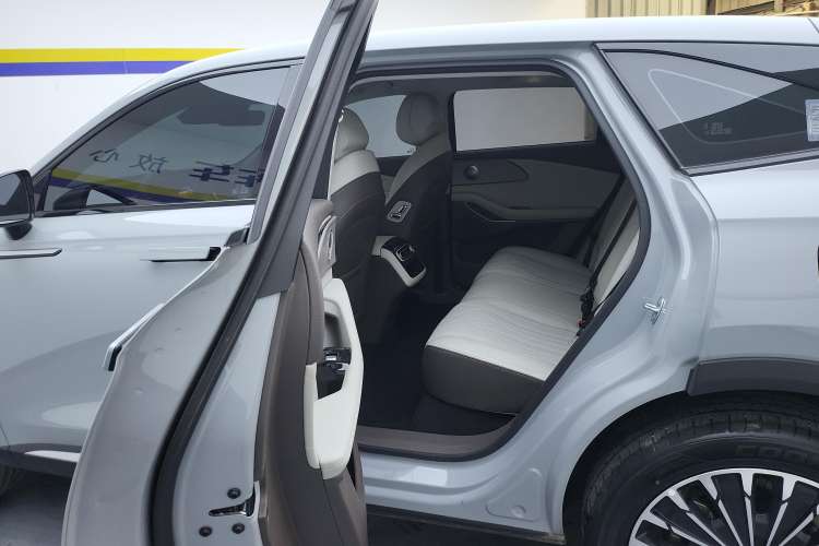 Used EXEED Stellar C-DM 2024 1.5T Long-Range Pro Right Rear Seat