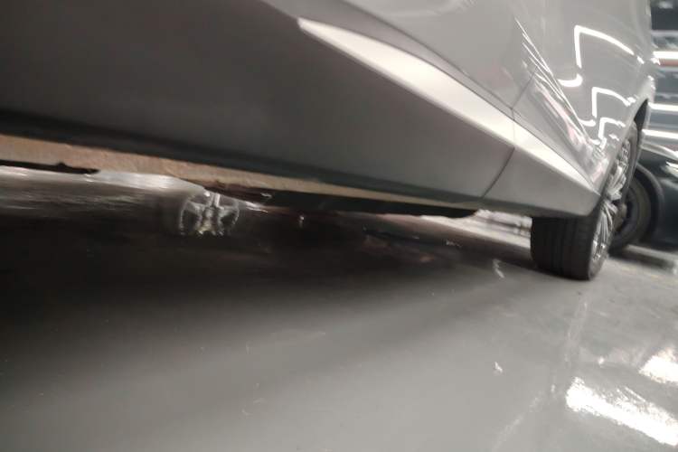 Used EXEED Stellar C-DM 2024 1.5T Long-Range Pro Right Side Sill